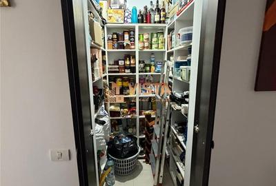 Apartament cu 4 camere, mobilat în Tractorul - 20