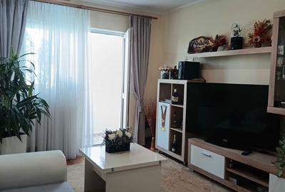 Apartament cu 3 camere decomandat în Astra - 3