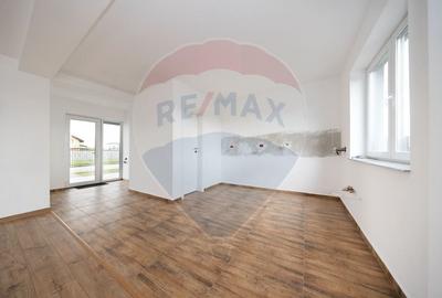 Casă cu 4 camere cu Teren 501 Mp în Sânpetru - 4