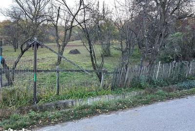 Teren de 2050 mp, în Izvoarele - 4