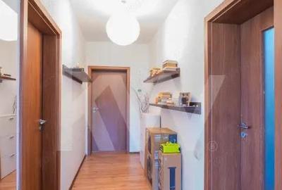 Apartament spa?ios 3 camere, Cisnadie, zona lini?tita, comision 0% - 5