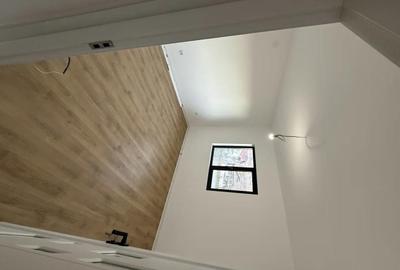 Casă cu Teren 1370 Mp în Teișani - 4