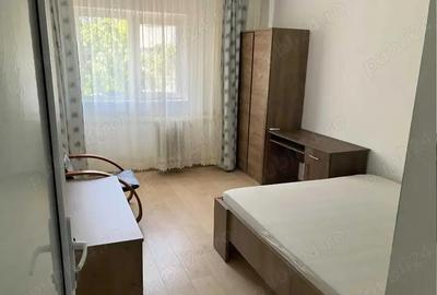 Garsonieră decomandată în Baza 3 - 1