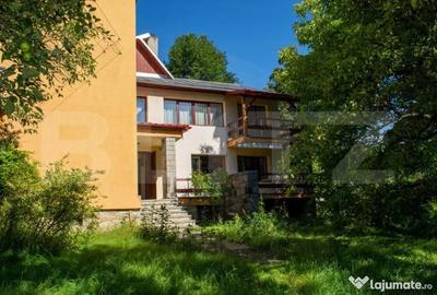 Casă cu 7 camere cu Teren 1200 Mp în Năsăud - 1