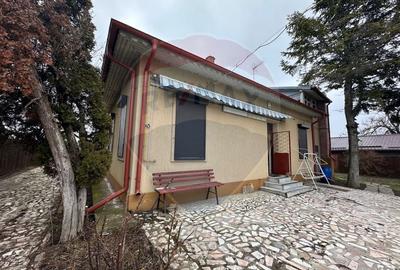 Casă individuală cu 6 camere cu Teren 2200 Mp în Periș - 1