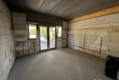 Casă cu 2 camere cu Teren 300 Mp în Central - 3