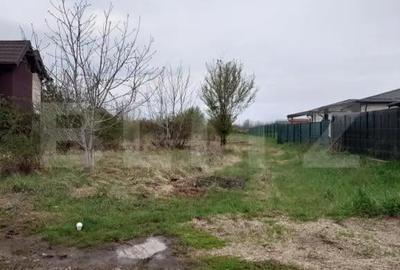 Teren de 3515 mp, în Central - 4