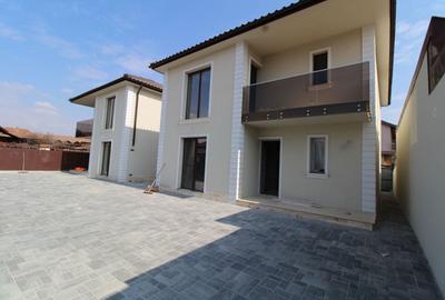 Casă individuală cu 5 camere cu Canalizare în Central - 3