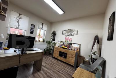 Spațiu comercial, de 200 mp, în Central - 3