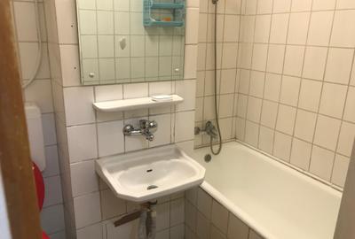 13 Septembrie,Panduri Stradal,Academia Militara 8 Min metrou,C ANAF - 8