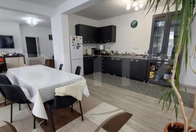 Casă cu 4 camere cu Teren 550 Mp în Central - 5