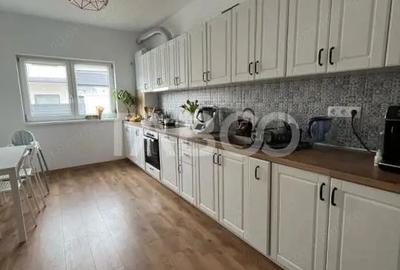 Casa moderna de inchiriat cu 4 camere si curte in Selimbar - 11