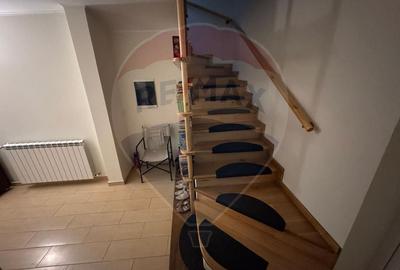 Casă cu 6 camere cu Teren 1263 Mp în Dărmănești - 10