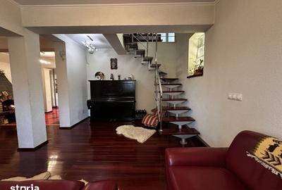 Casă cu 5 camere cu Teren 1286 Mp în Măneciu - 10