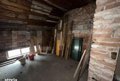 Casă cu 7 camere cu Teren 278 Mp în Central - 6