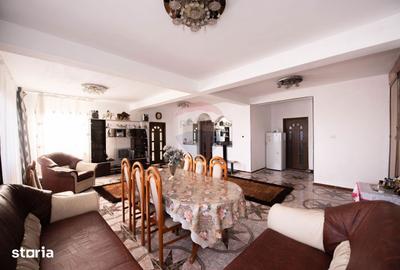 Casă cu 7 camere cu Teren 466 Mp în Central - 20