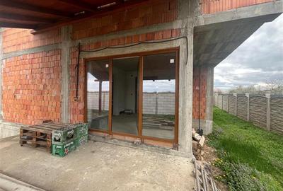 Casă cu 6 camere cu Teren 428 Mp în Coșteiu - 31