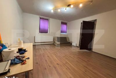 Spațiu comercial, de 50 mp, în Central - 3