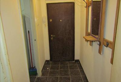 Apartament cu 2 camere semidecomandat, mobilat în Hipodrom 3