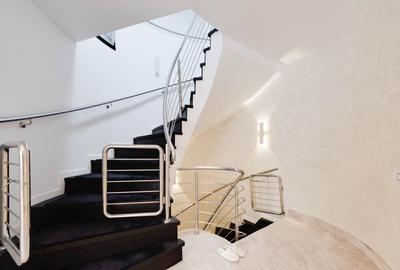 Casă individuală cu 10 camere cu Canalizare în Primăverii - 14