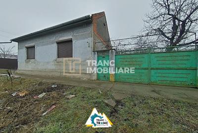 Casă cu 4 camere cu Canalizare în Variașu Mare - 1