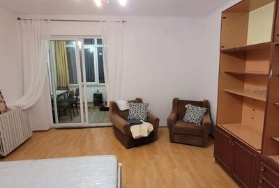 City Park Mall - Garsoniera decomandata mobilata-utilata termen lung, gaze - 4