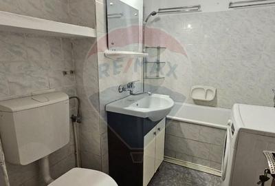Apartament cu 4 camere de vânzare în Comănești/ Bacău. - 11