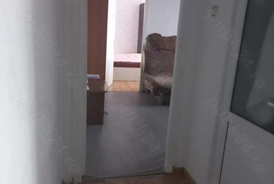 Apartament cu 3 camere semidecomandat în Central - 3