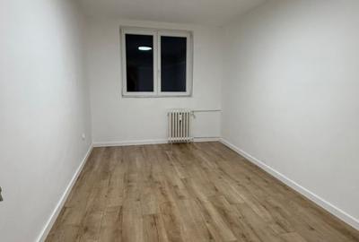 2 camere Titan Parc - Metrou - 9