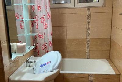 Apartament cu 2 camere semidecomandat în Girocului