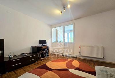 Apartament cu o camera, etaj intermediar, zona Circumvala...