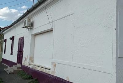 Casă cu 3 camere în Central - 1