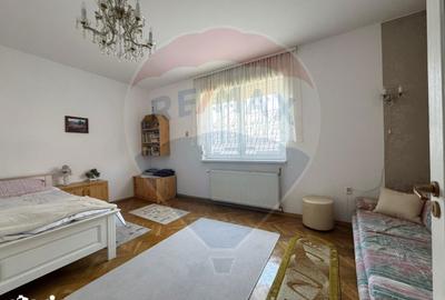 Casă cu 8 camere decomandat cu Teren 880 Mp în Central - 13