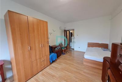 Garsonieră decomandată, mobilată în Răcădău - 3