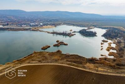 Teren agricol intravilan de 9000 mp, în Ghioroc - 2