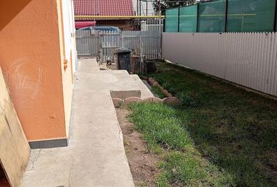 Casă cu 3 camere cu Teren 250 Mp în Central - 1