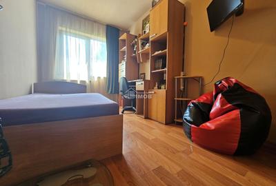 Langa institutii de invatamant si piata „1 Mai„ - 6