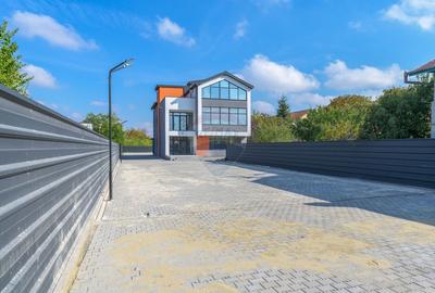 Spațiu comercial, de 410 mp, în Central - 21