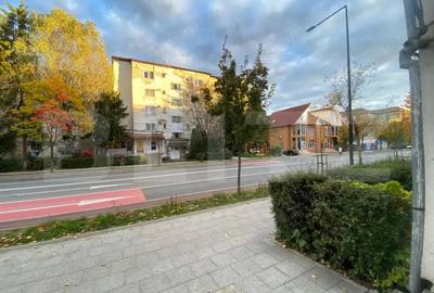 Apartament cu 3 camere decomandat în Decebal