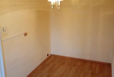 Propietar,vand apartament 2 camere semidecomandat in Constanta, Str.IL Caragiale - 3