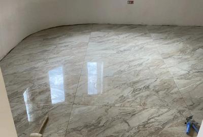 Casă cu 4 camere cu Teren 1000 Mp în Central - 3