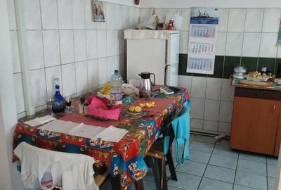 Casă cu 4 camere cu Teren 840 Mp în Central - 2