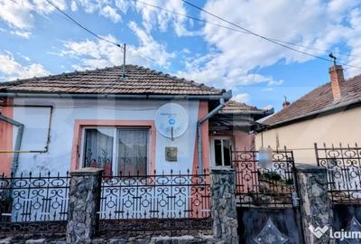 Casă cu 3 camere cu Teren 676 Mp în Micești - 2