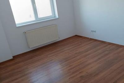 Apartament cu 2 camere decomandat în Văcăresti