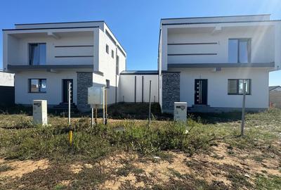 De vânzare duplex 1/2, stil cubic, despărțit prin camera tehnică, Sanandrei. - 1