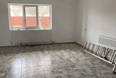 Casă cu 3 camere cu Canalizare în Lumina - 3