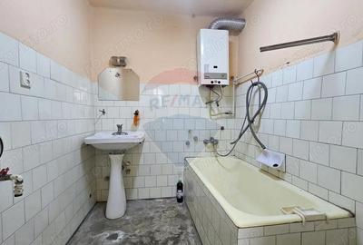 Casă cu Canalizare în Sud - 6