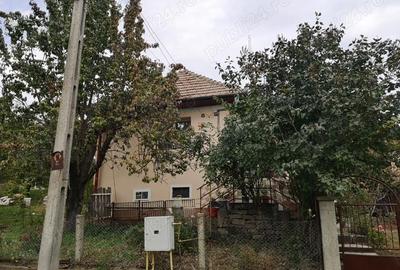 Casă cu 2 camere cu Teren 2040 Mp în Rediu - 2