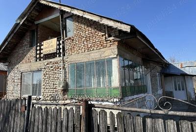 Casă cu Teren 900 Mp în Brătășanca