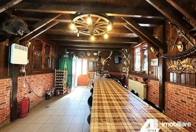 Casă cu 7 camere cu Teren 5158 Mp în Groși - 1